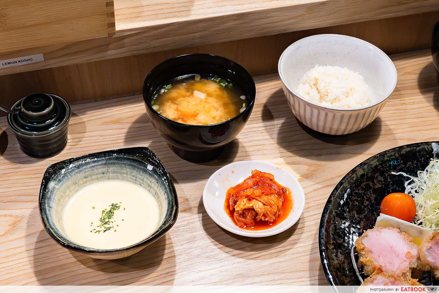 tonshou-sides-flatlay