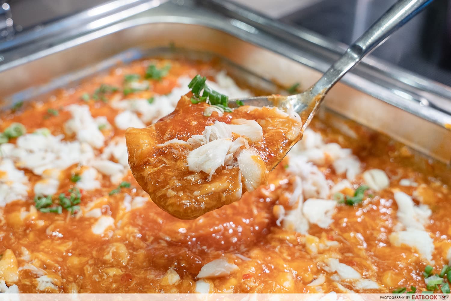 Singapore Chilli Crab Meat with Deep-fried Mantou