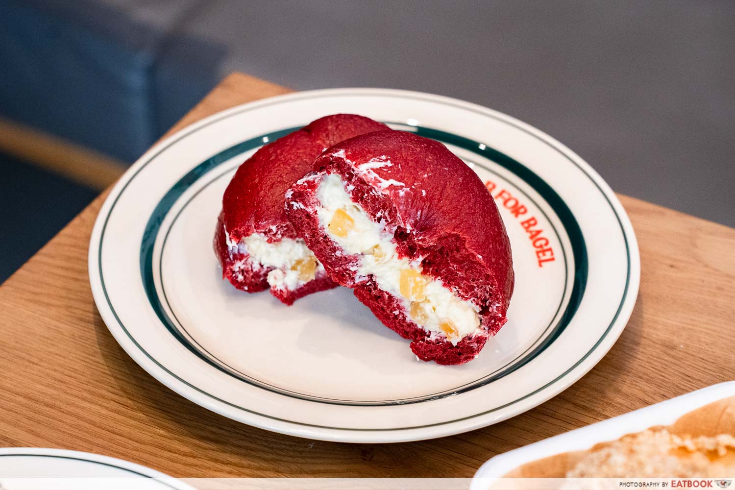 b-for-bagel-pop-up-apple-cream-cheese
