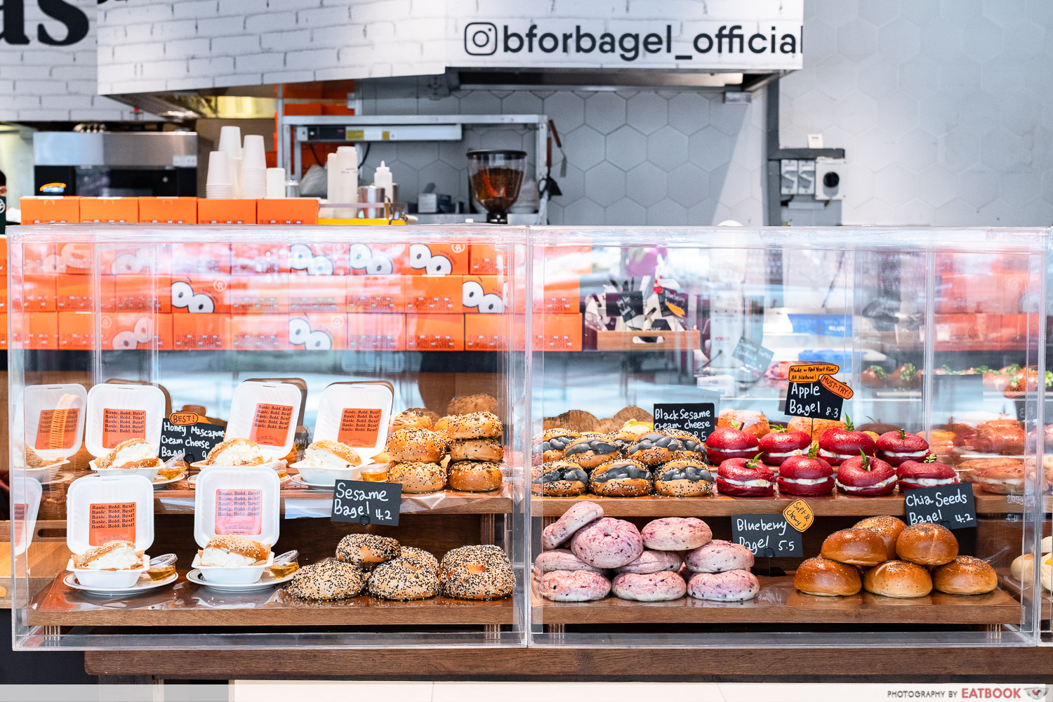 b-for-bagel-pop-up-display