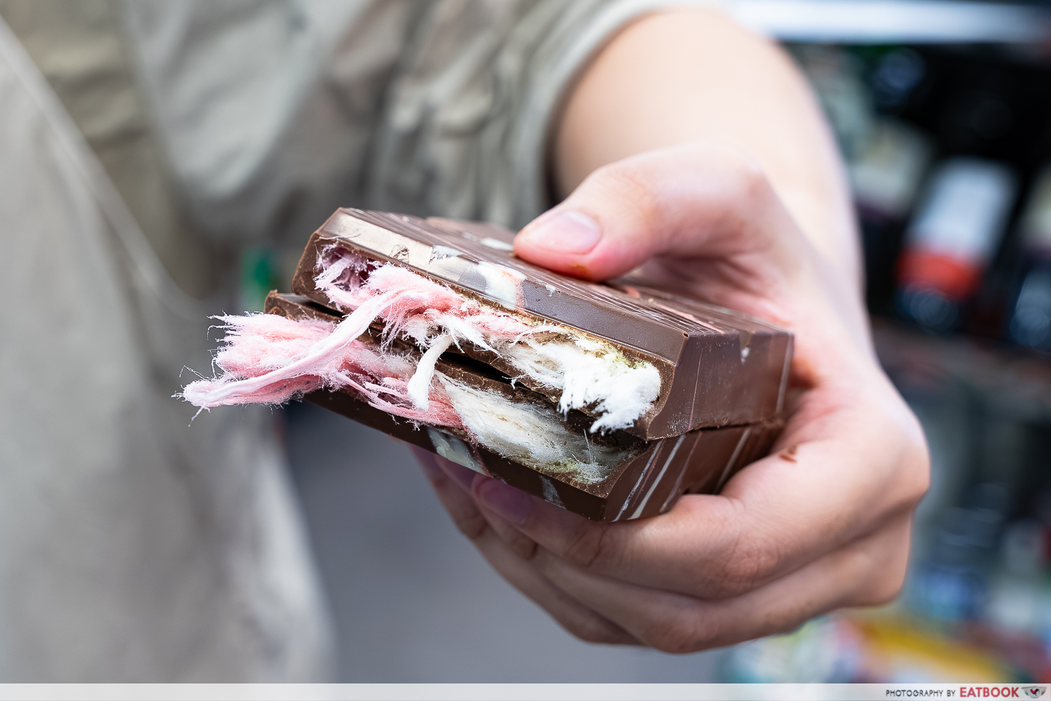 fiorella-angel-hair-&-pistachio-chocolate-bar-7-eleven-cross-section