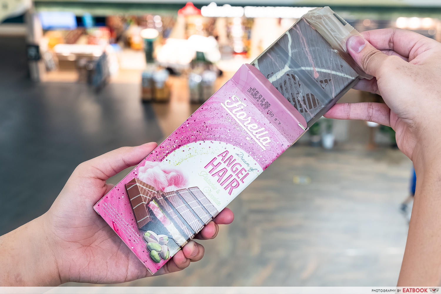fiorella-angel-hair-&-pistachio-chocolate-bar-7-eleven-packaging-interaction