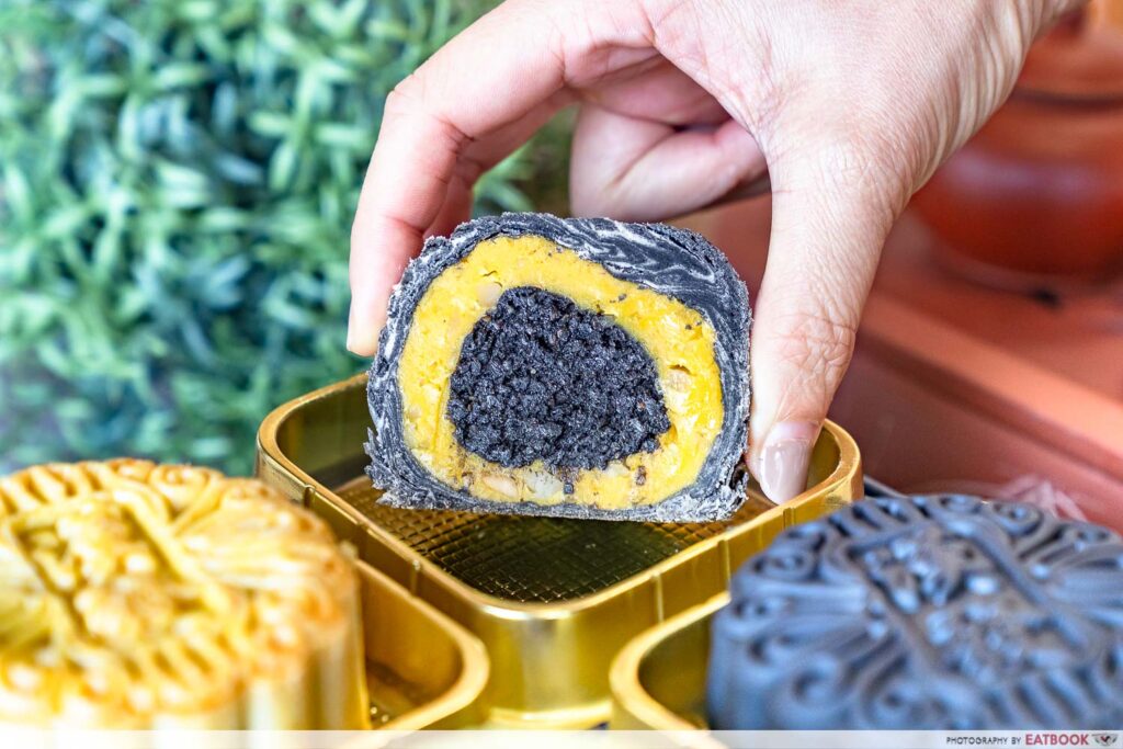 hung-huat-black-sesame-middle
