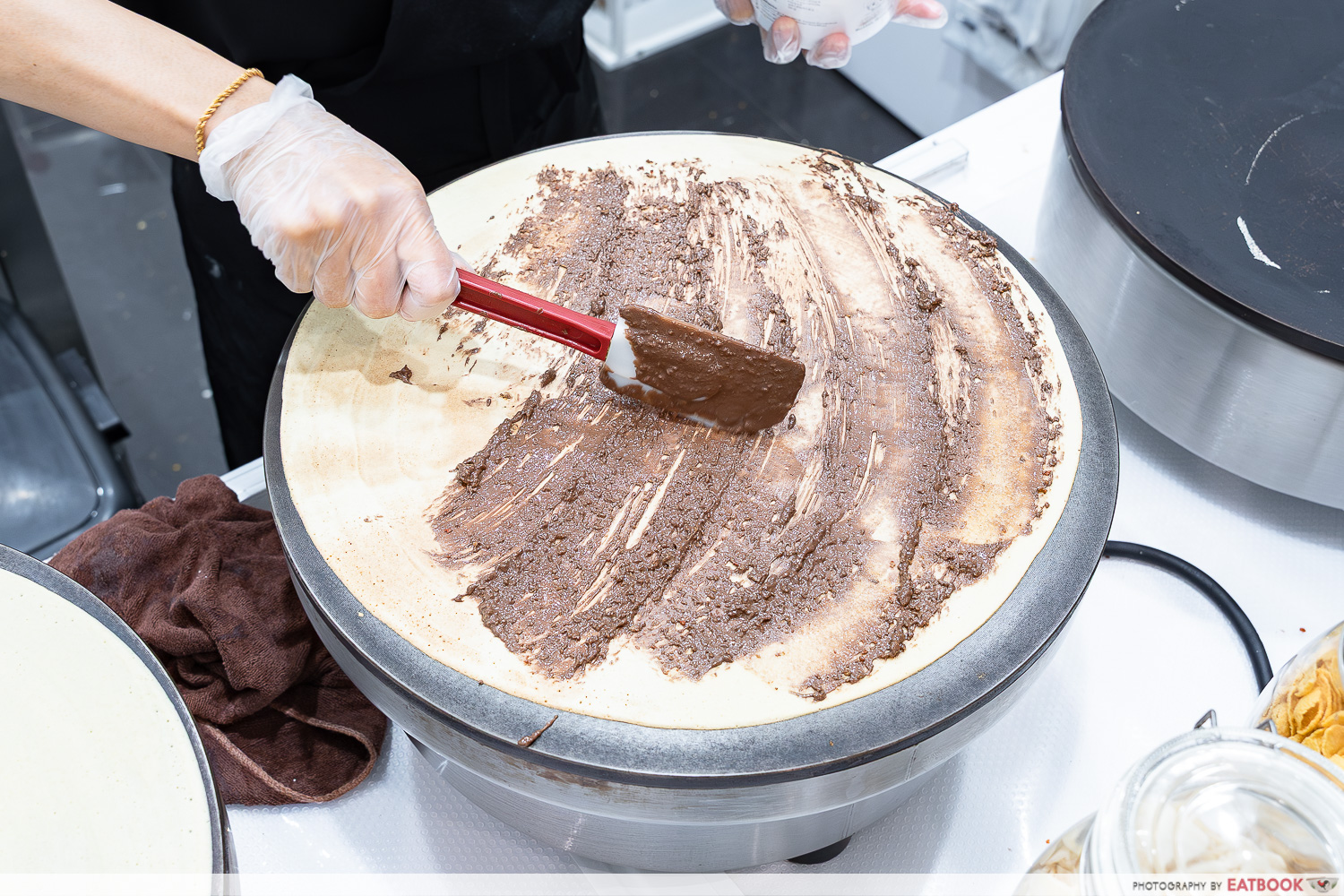 sg60-milo-crunch-crepe-thai-supermarket-the-crispy-crepe-prep