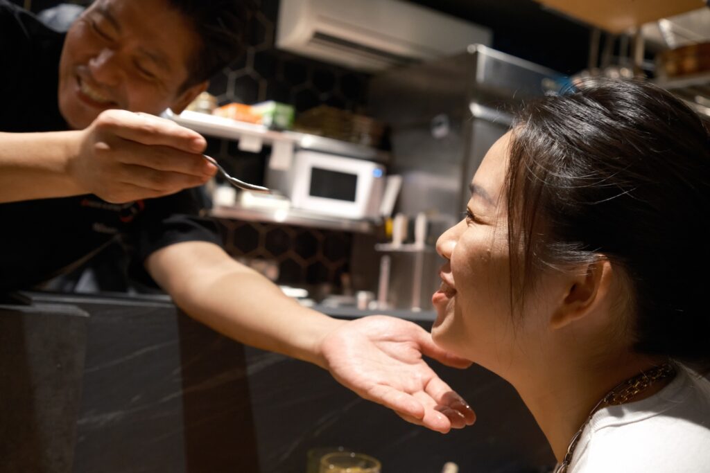 shin-katsu-eating