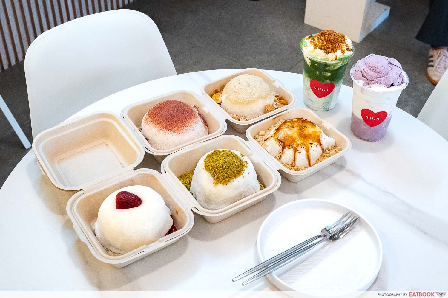 sweedy-mochi-flatlay