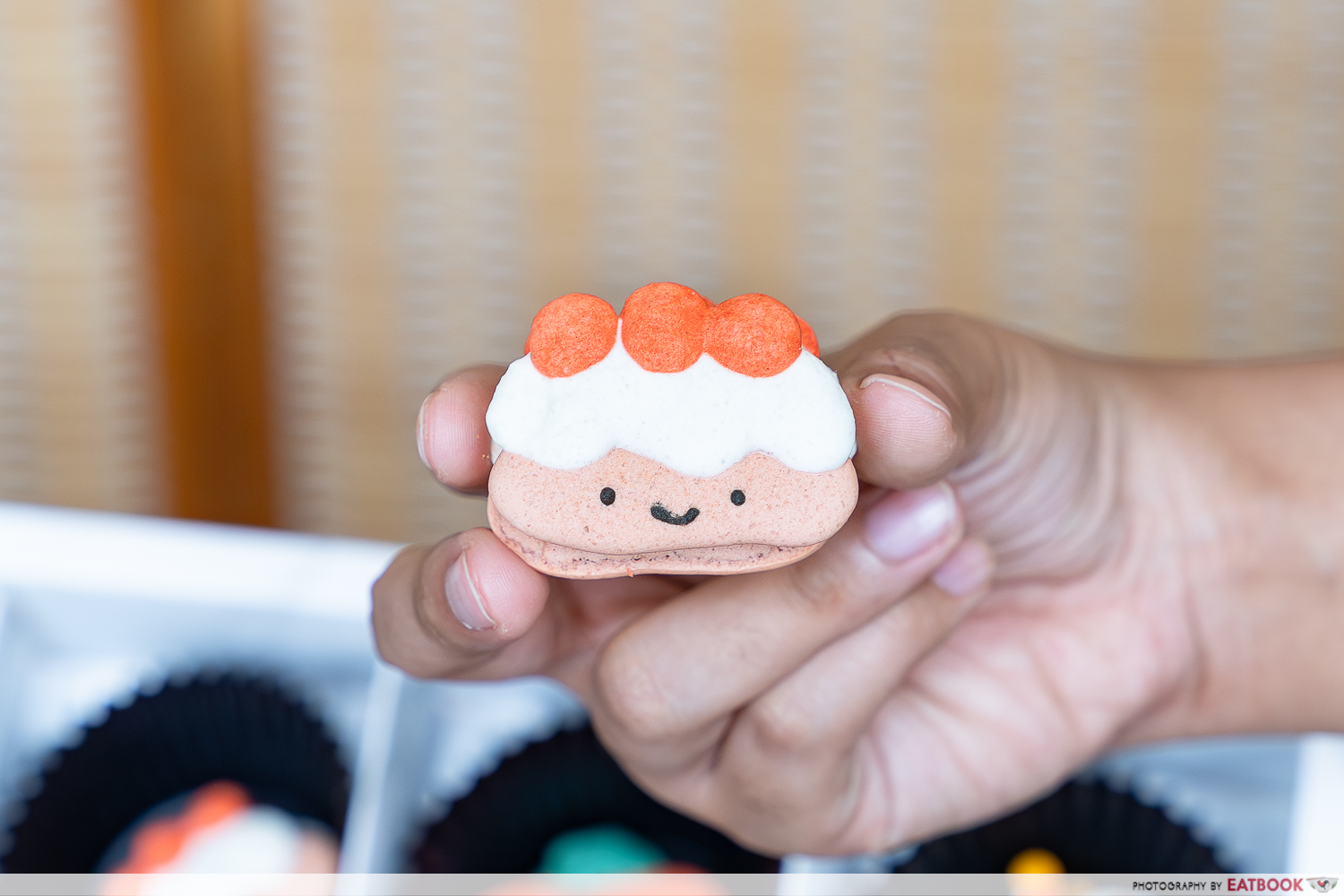 tarte-axu-fraises-jellycat-macarons-sumopocky-establishment-interaction