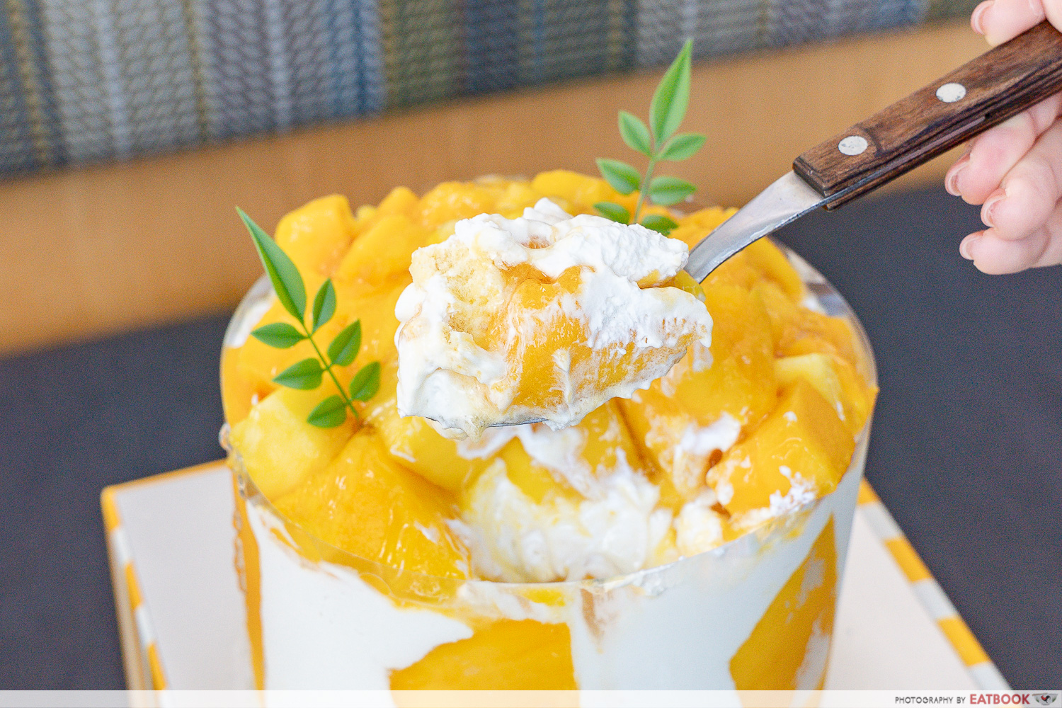 Yoon-Yeon-Dang- mango-cake