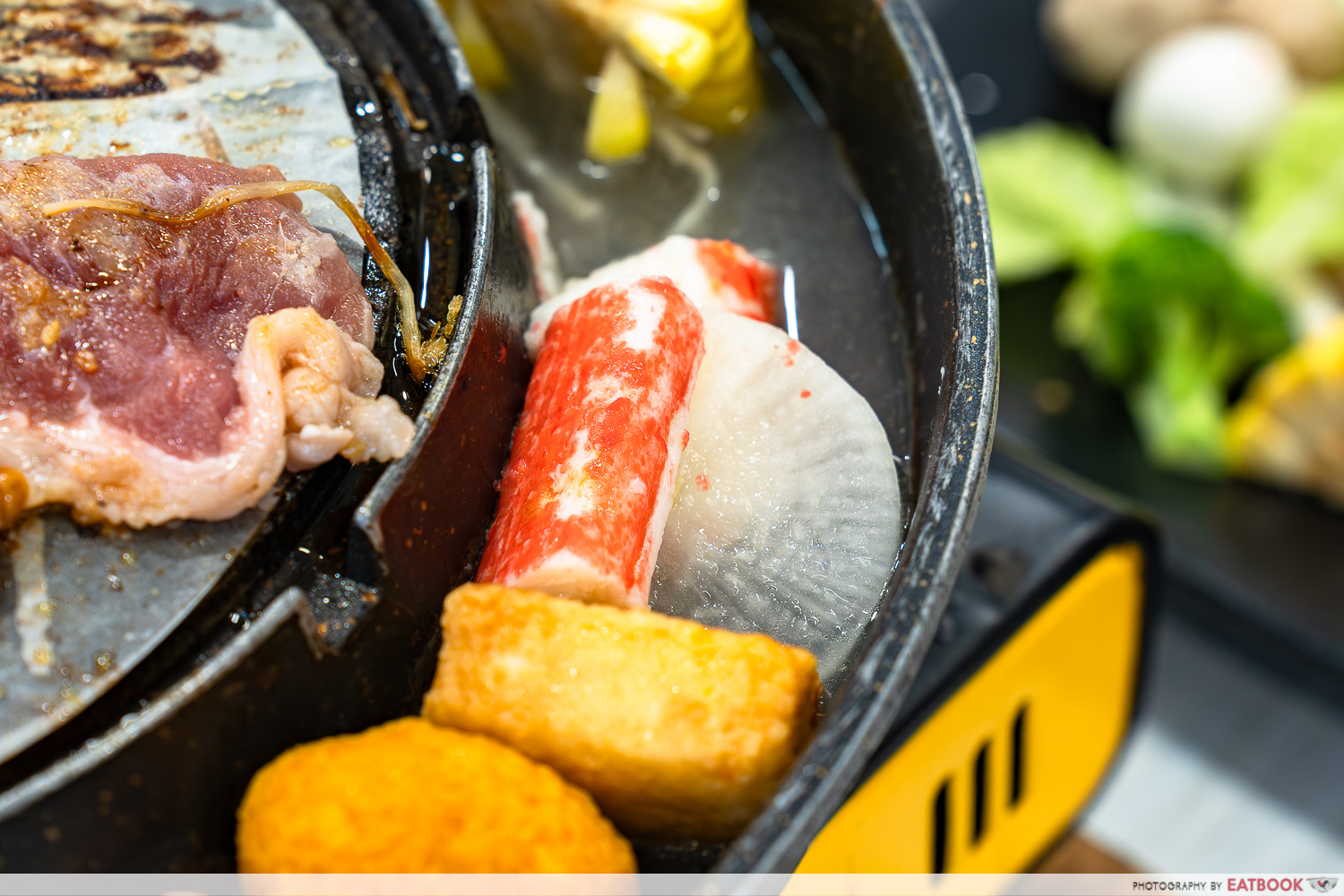 family-mookata-steamboat