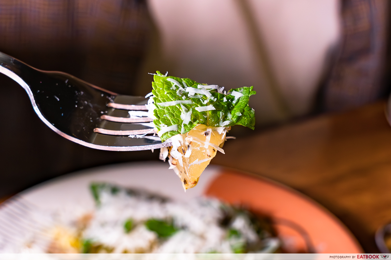 green-n'-gold-kiwi-percorino-black-pepper-mint-artichoke-interaction