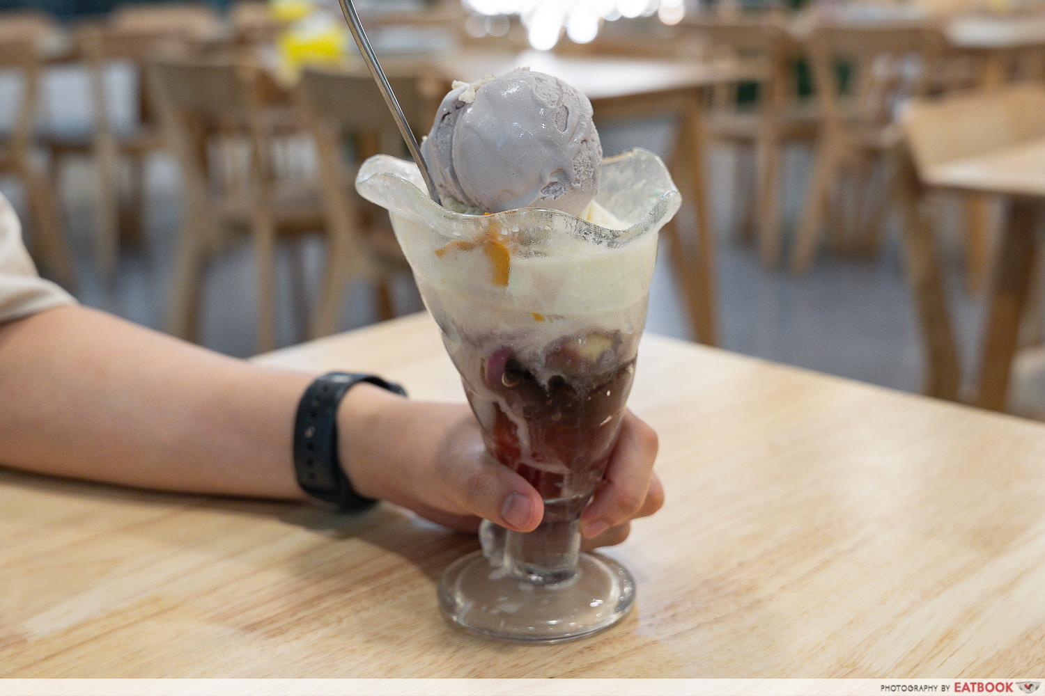 halo-halo-gerry's-grill-singapore-establishment-interaction