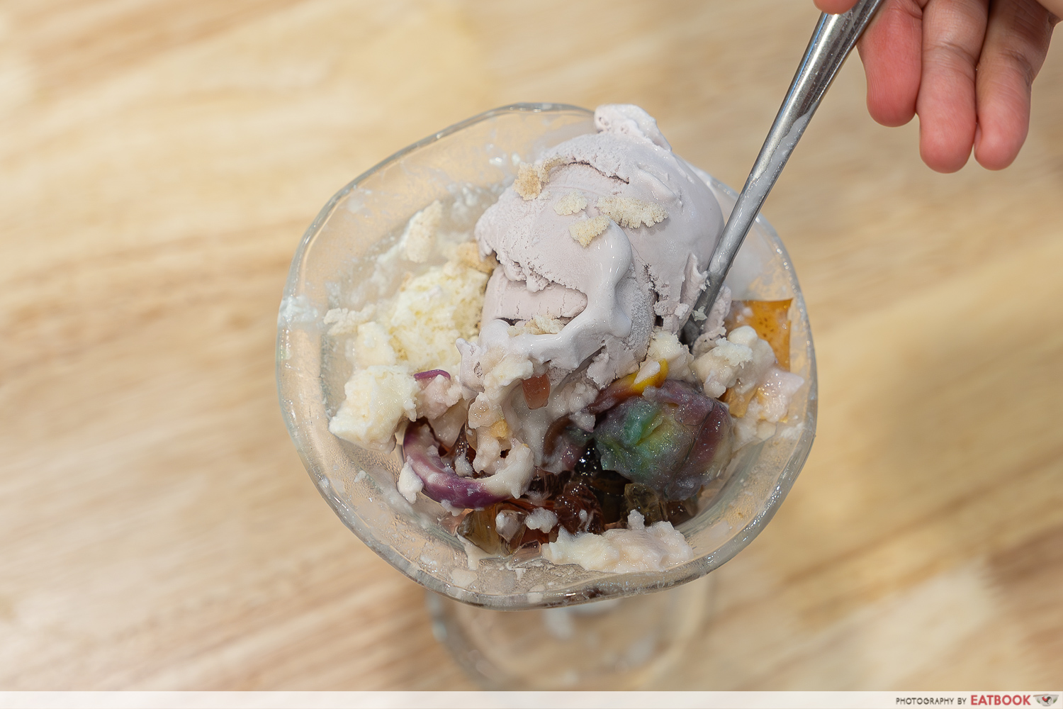 halo-halo-gerry's-grill-singapore-interaction-scooping