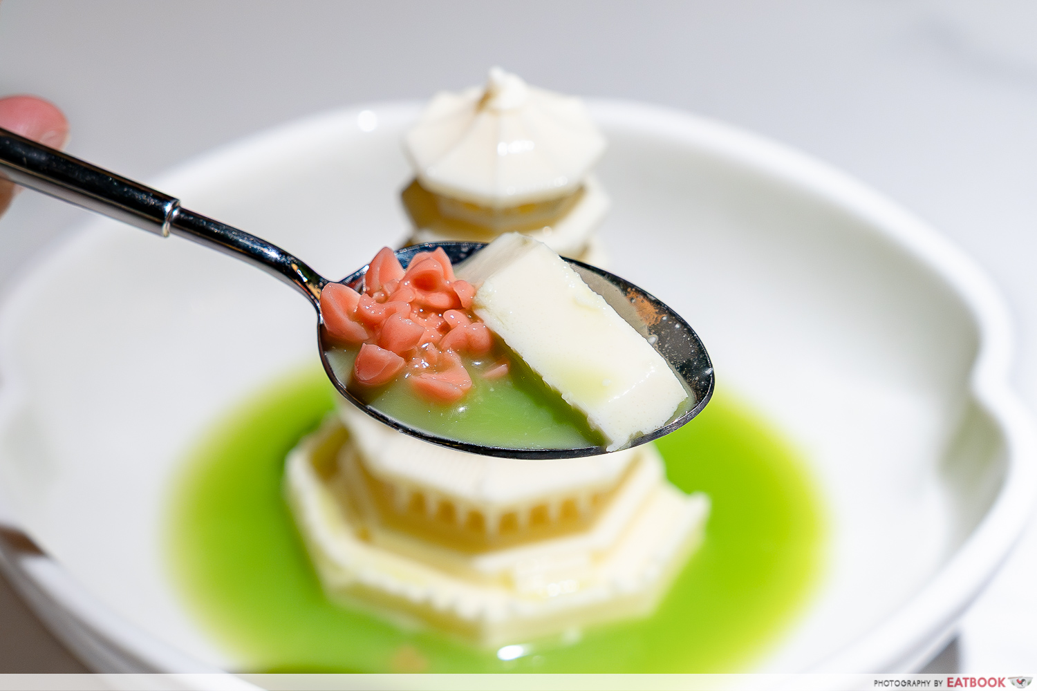 ice-cream-leifeng-pagoda-longjing-suntec-city-interaction
