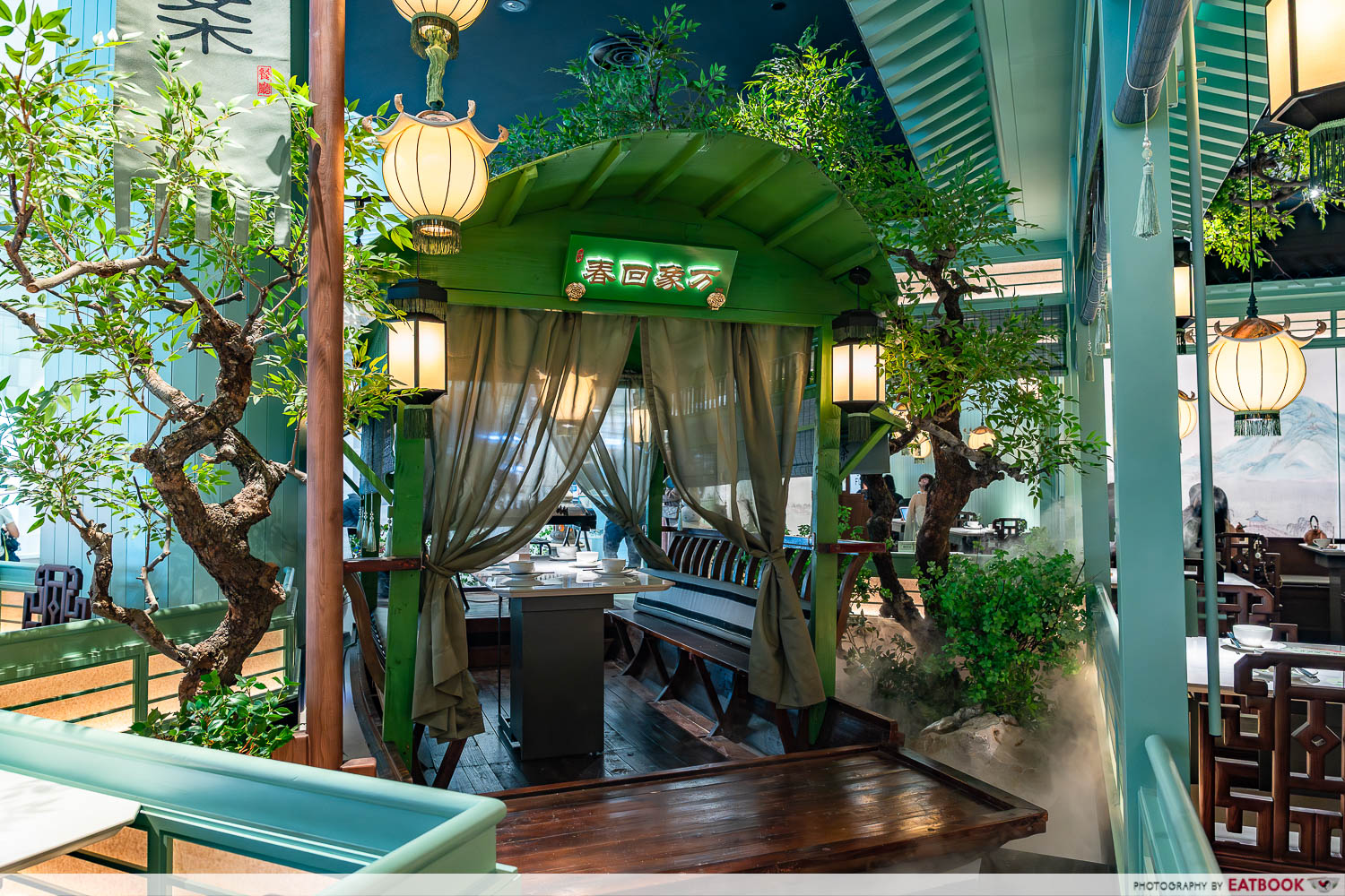 longjing-suntec-city-gondola-seating