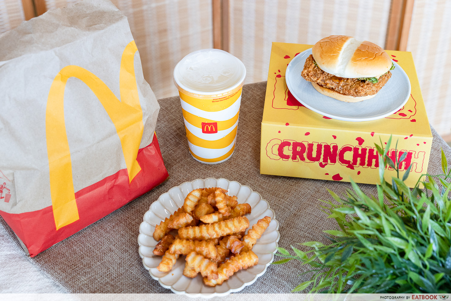 mcdonalds-mccrispy-flatlay