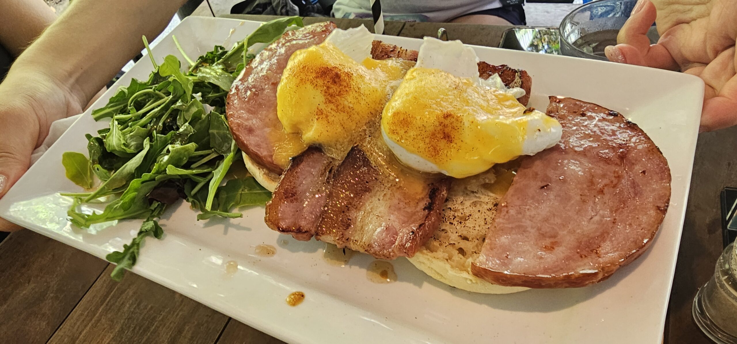 prive-eggs-benedict