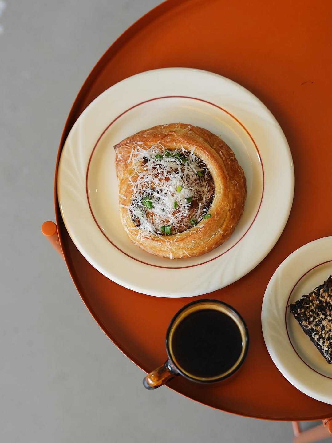 cdc-cafes-The-Weirdoughs