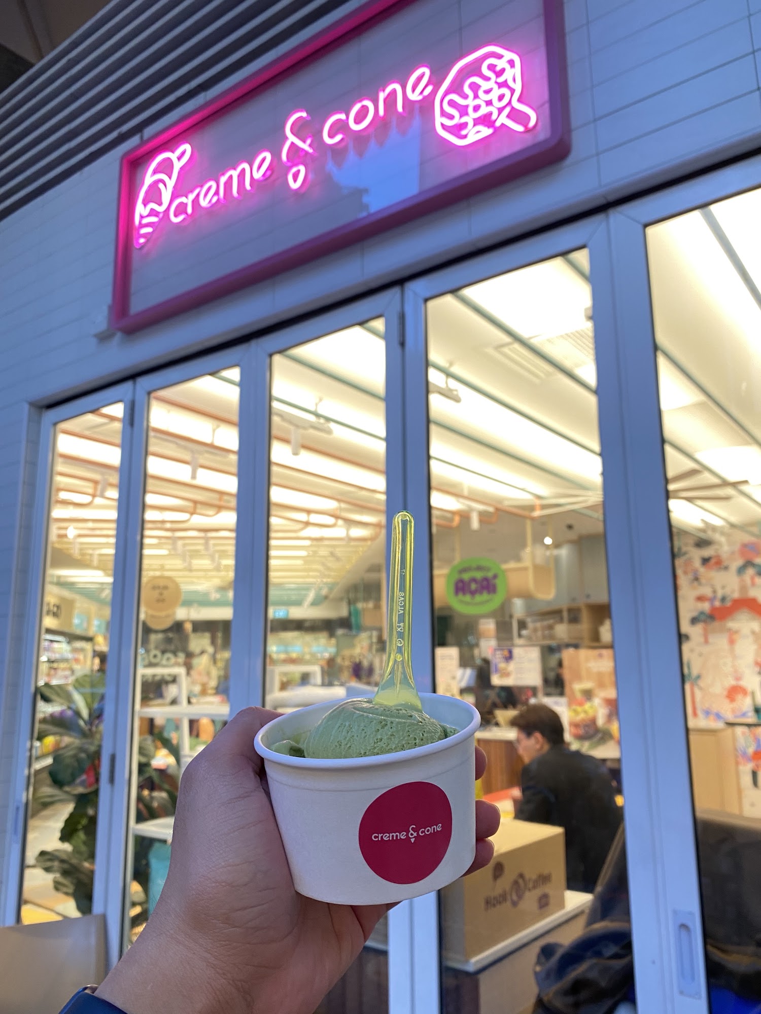 creme-and-cone-storefront