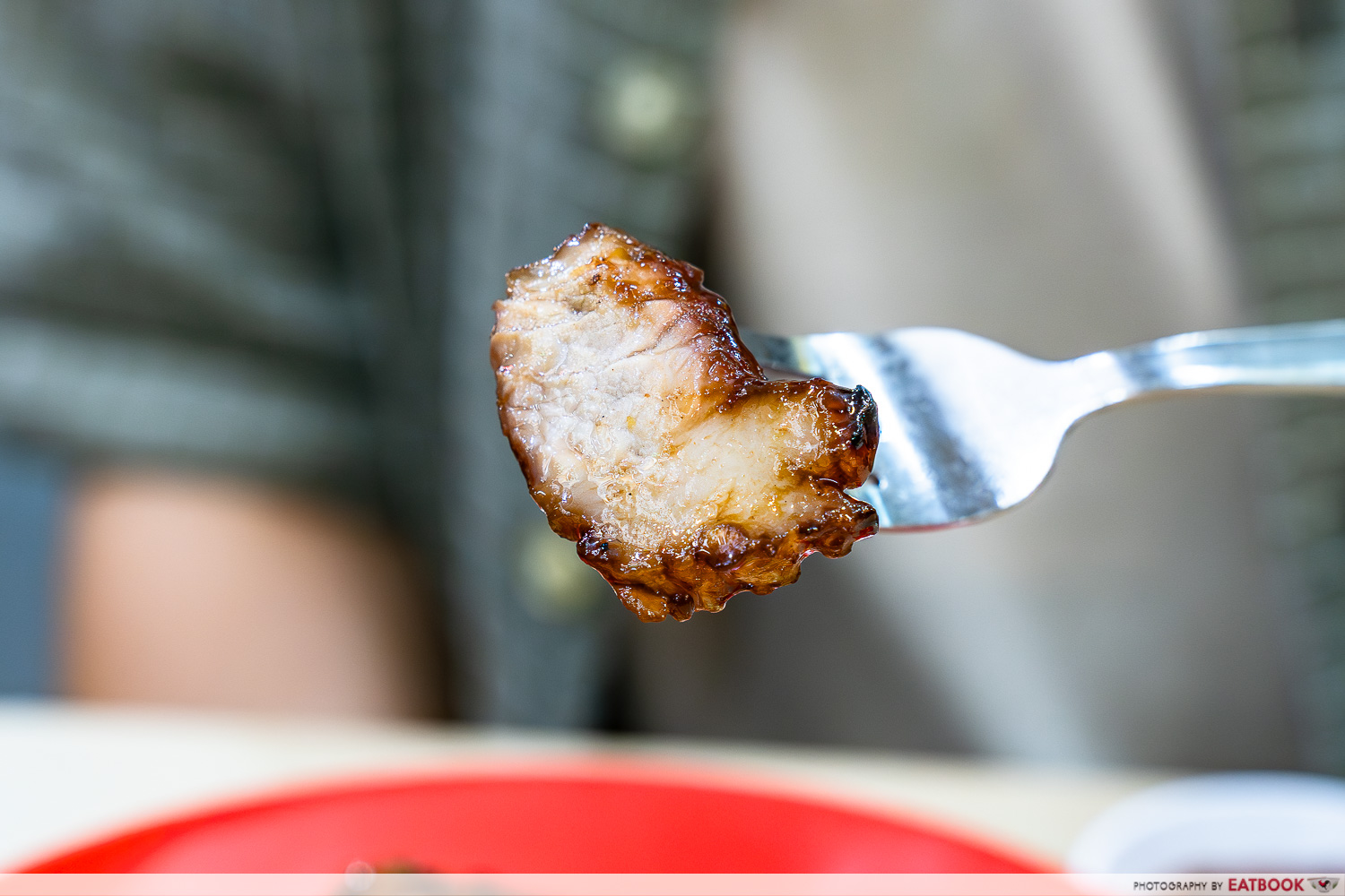 foong-kee-traditional-charcoal-roaster-char-siew-interaction