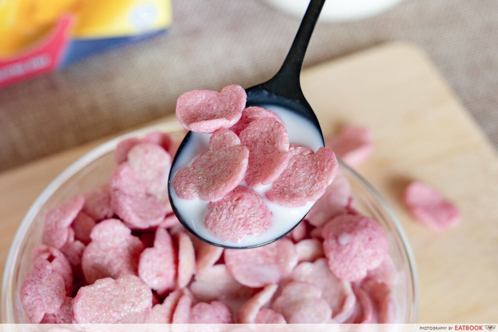 koko-krunch-strawberry-interaction