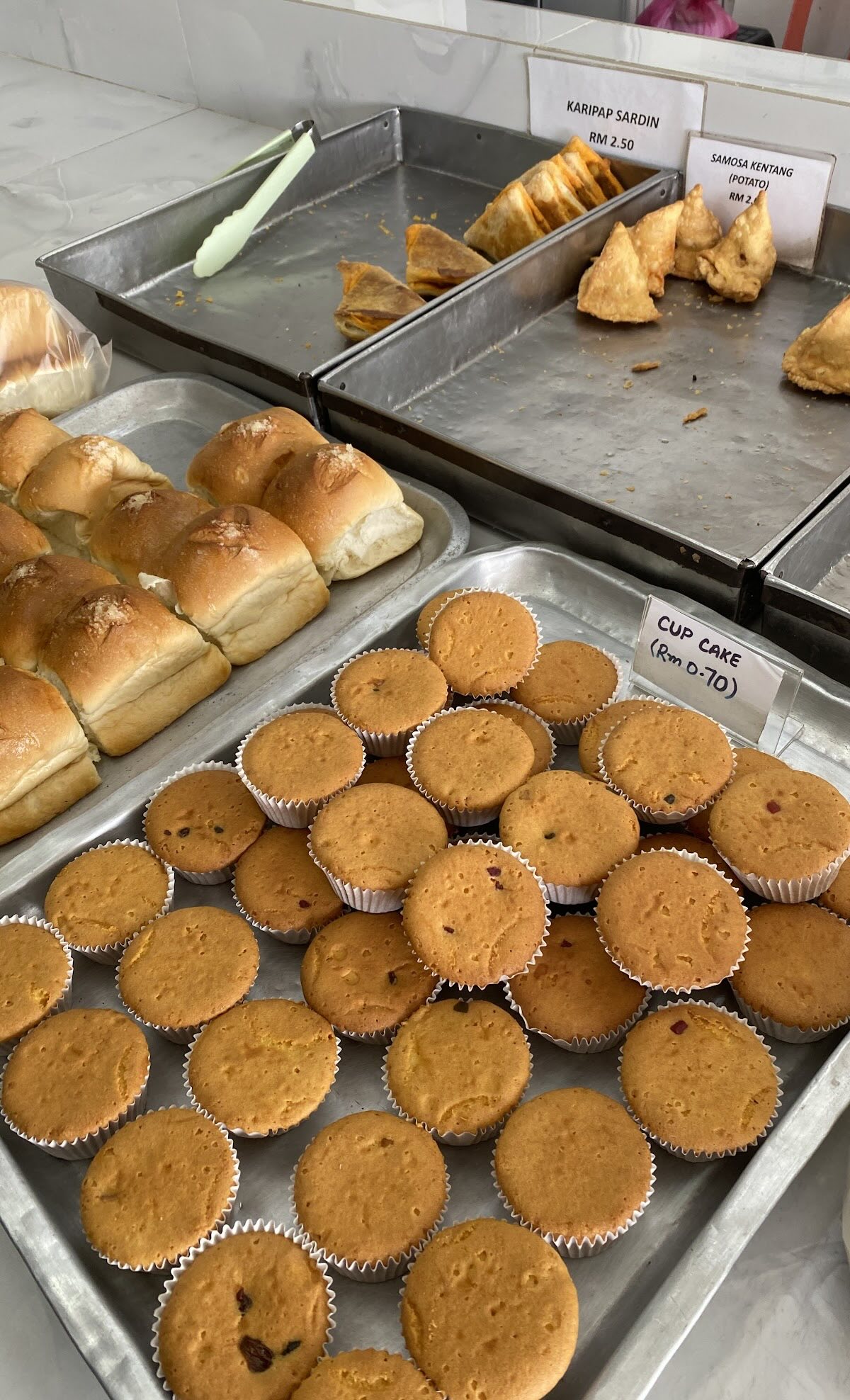 salahuddin-bakery-flatlay