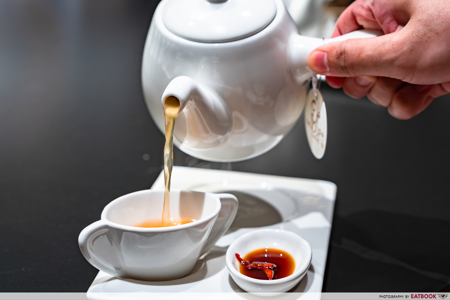 the-soup-expert-abalone-ginseng-soup-pour-interaction