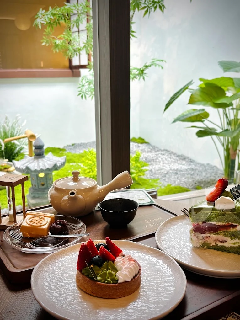 tsujiri-premium-bakery-tanjong-pagar-flatlay-with-zen-garden