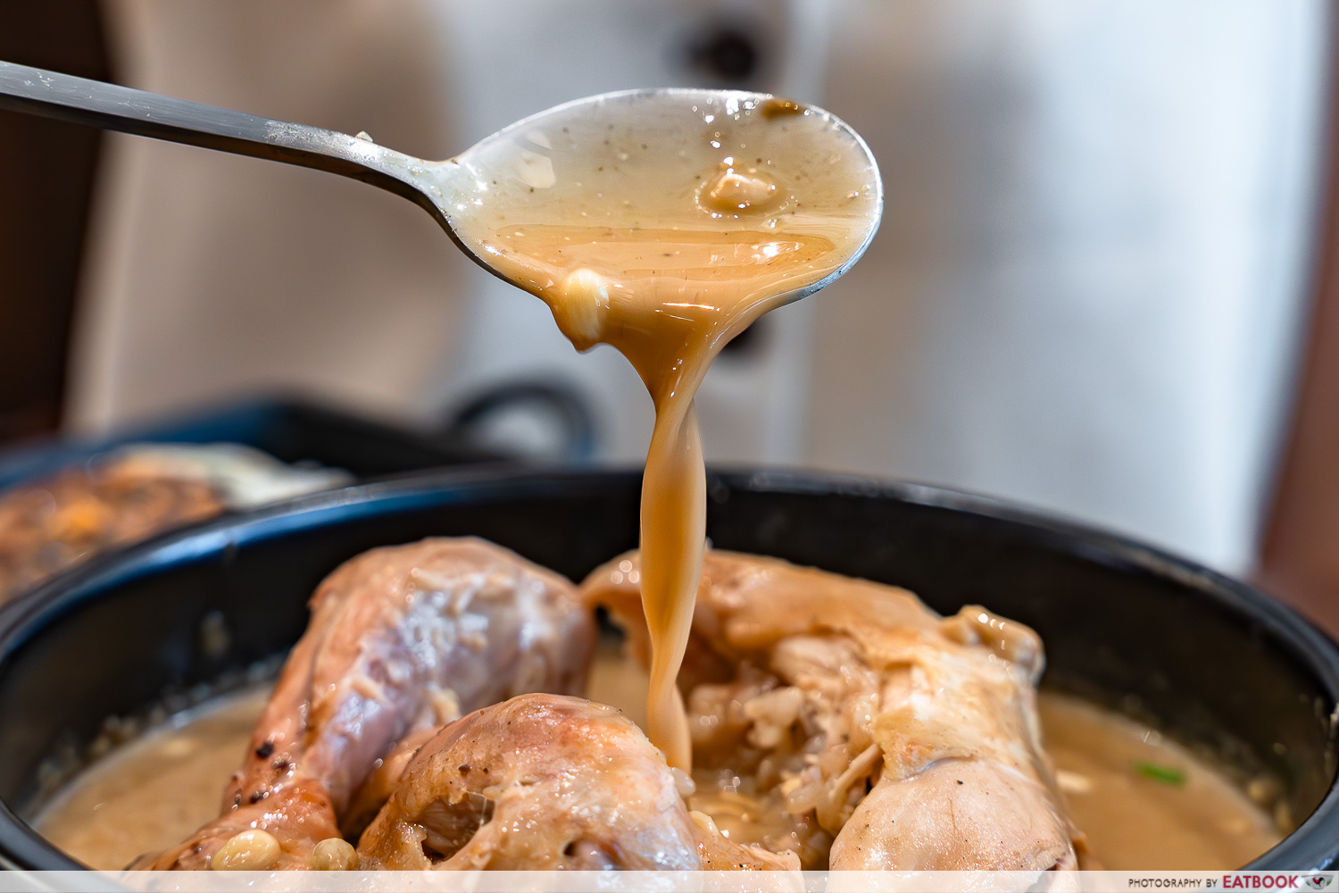 Bomul-Samgyetang-soup-pour