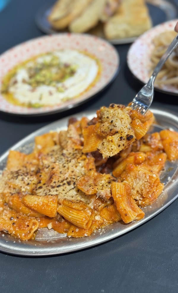 Bronzo-Pasta-Bar-Amatriciana