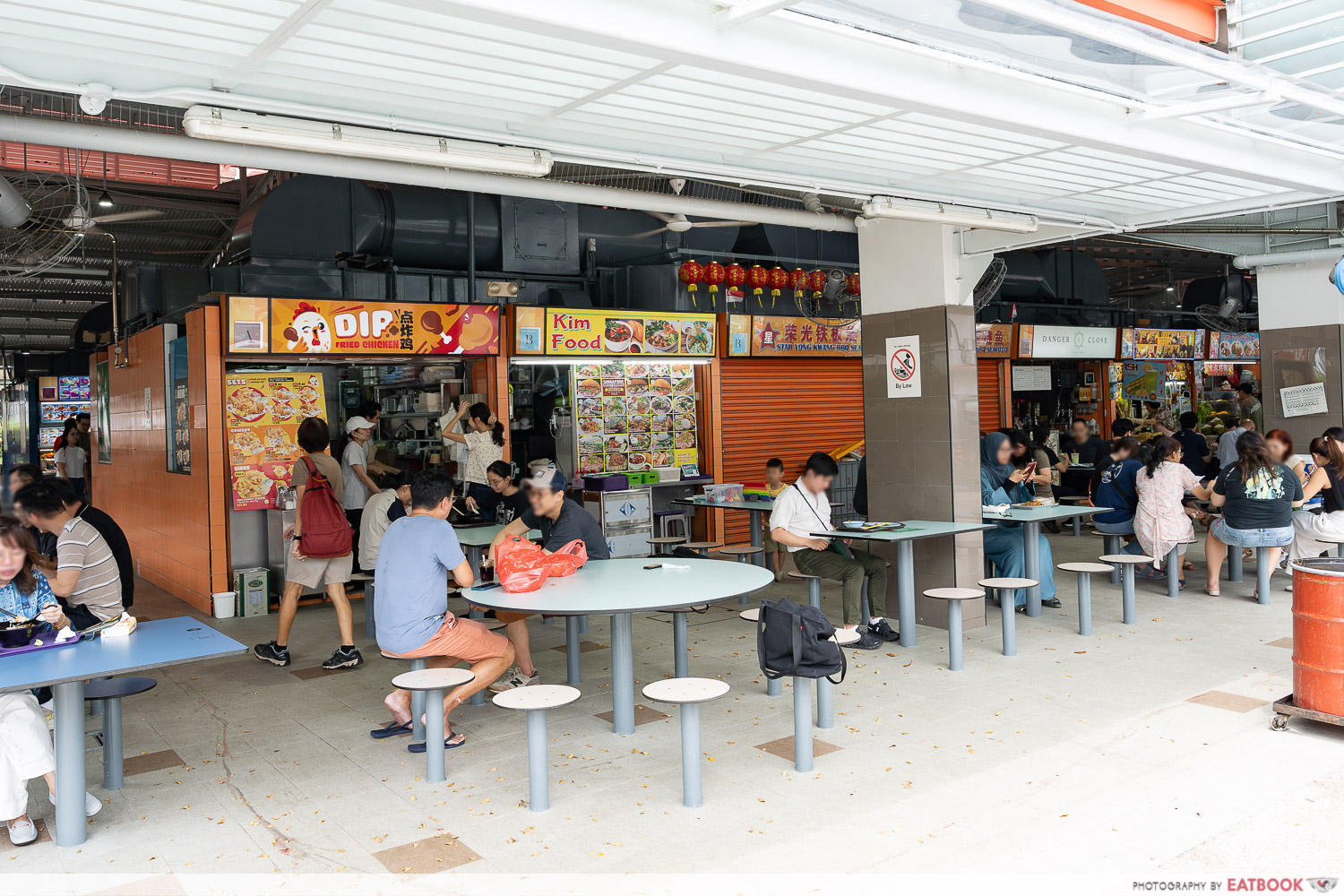 Dip-Fried-Chicken-ambience