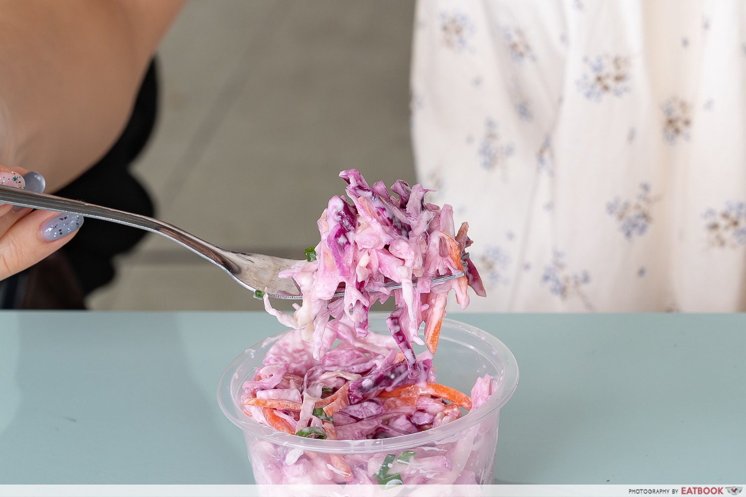 Dip-Fried-Chicken-coleslaw