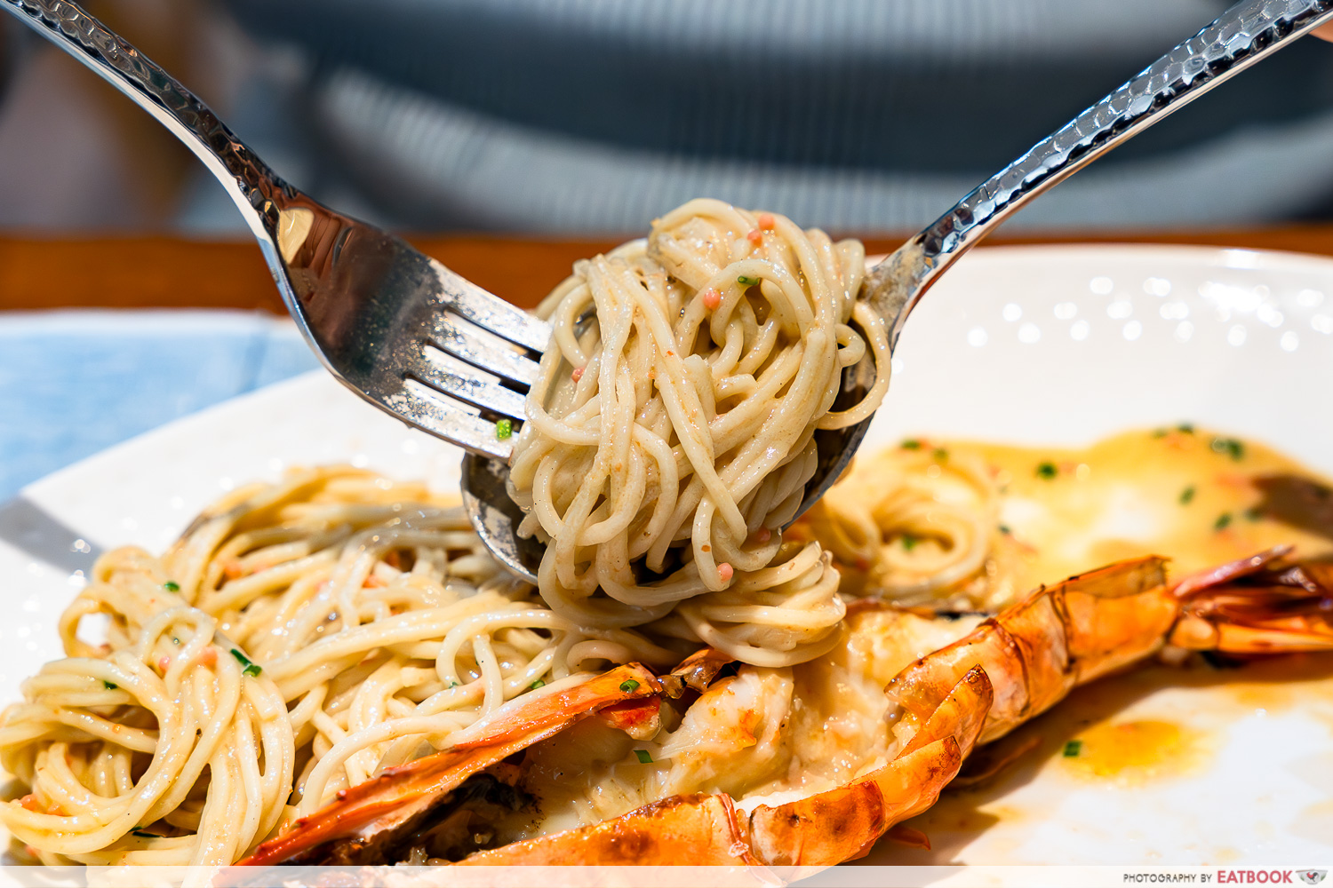 Restaurant-Cougar-Lee-pasta-interaction