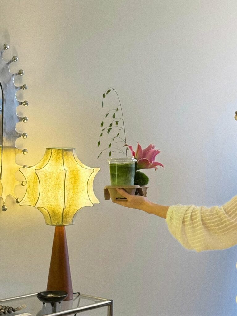 STUDIO-FROND-FLOWERS