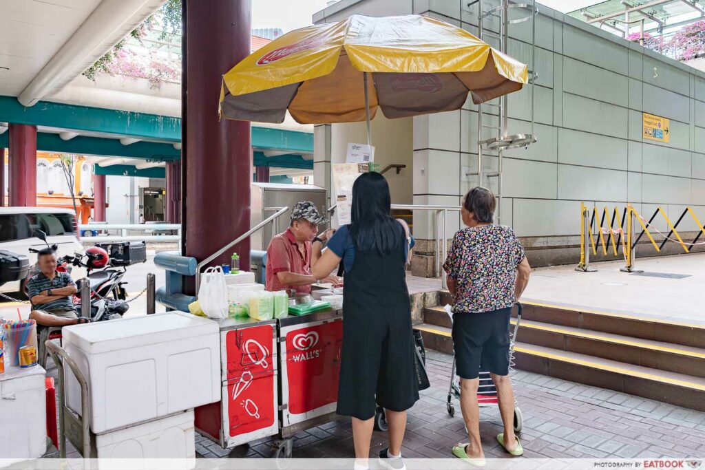 chinatown-mrt-ice-cream-uncle