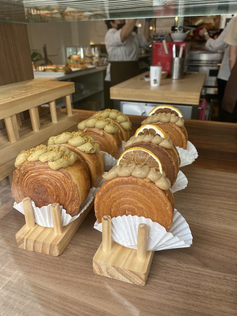 dona-bakehouse-swirl