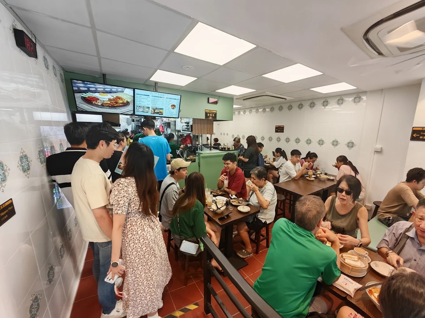 dongsheng-cafe-ambience