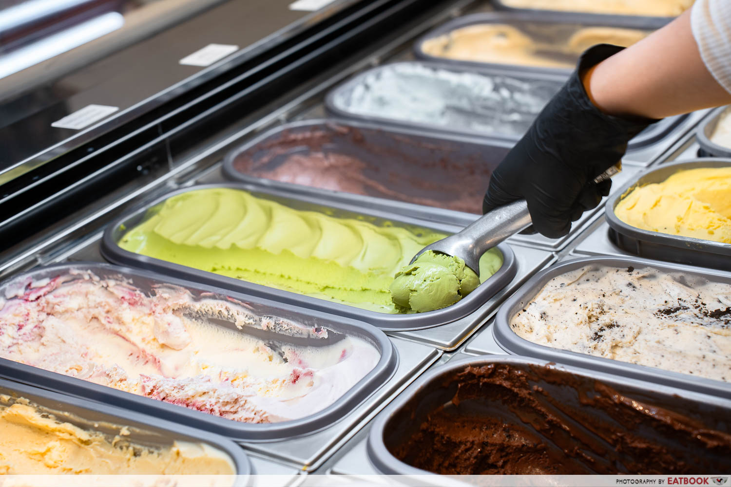 freakycones-ice-cream-display-prep