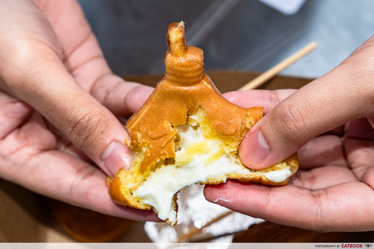 mr-sun-tea-creamy-cheese-egg-pancake-interaction