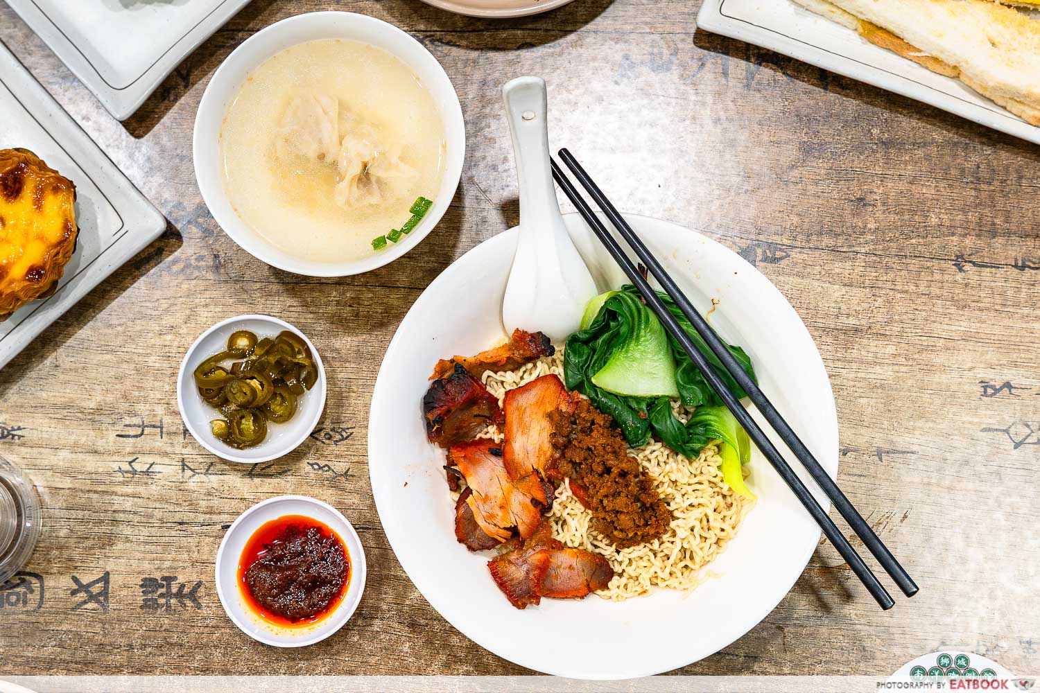 singapura-nanyang-coffee-char-siew-kolo-mee-flatlay