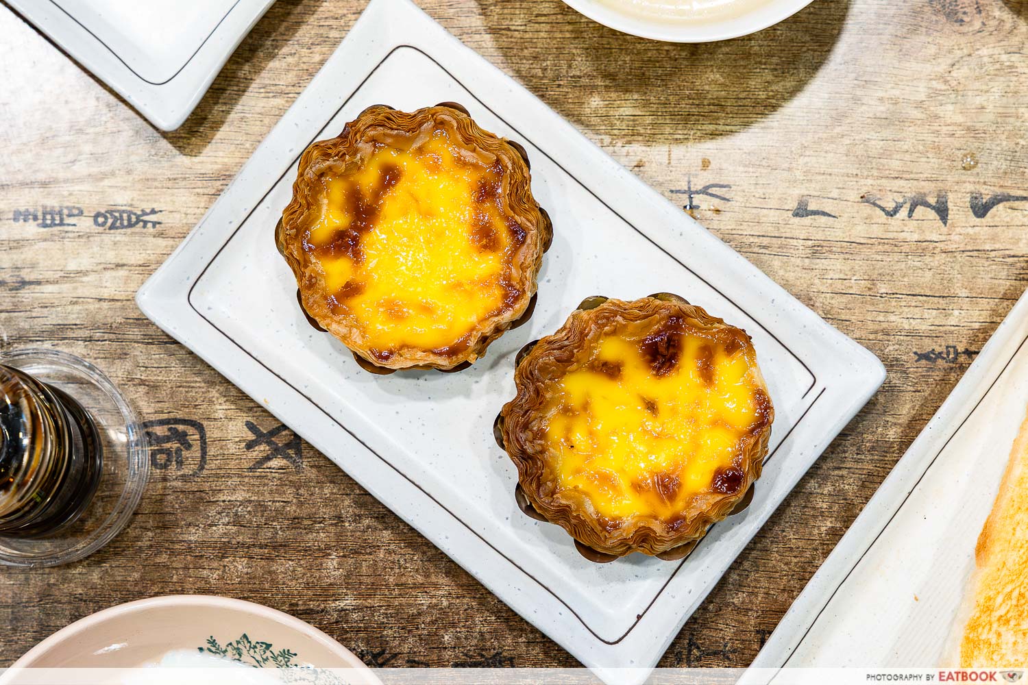 singapura-nanyang-coffee-egg-tarts-flatlay