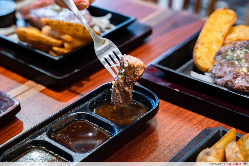 bari-bari-steak-meat-dipping