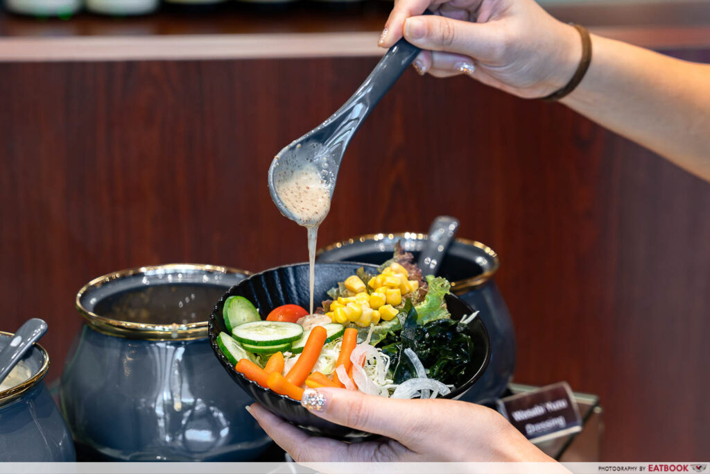 bari-bari-steak-salad-interaction