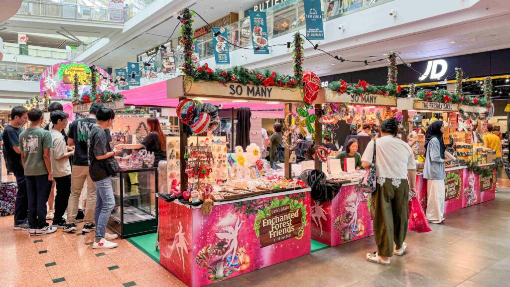 jurong-point-christmas-fair-ambience (1)