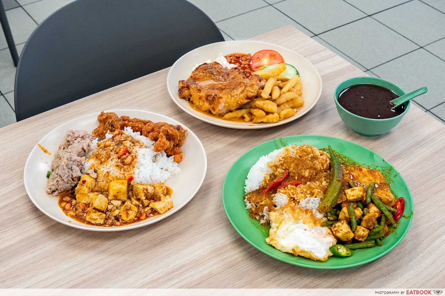 komoco-motors-cafeteria-flatlay