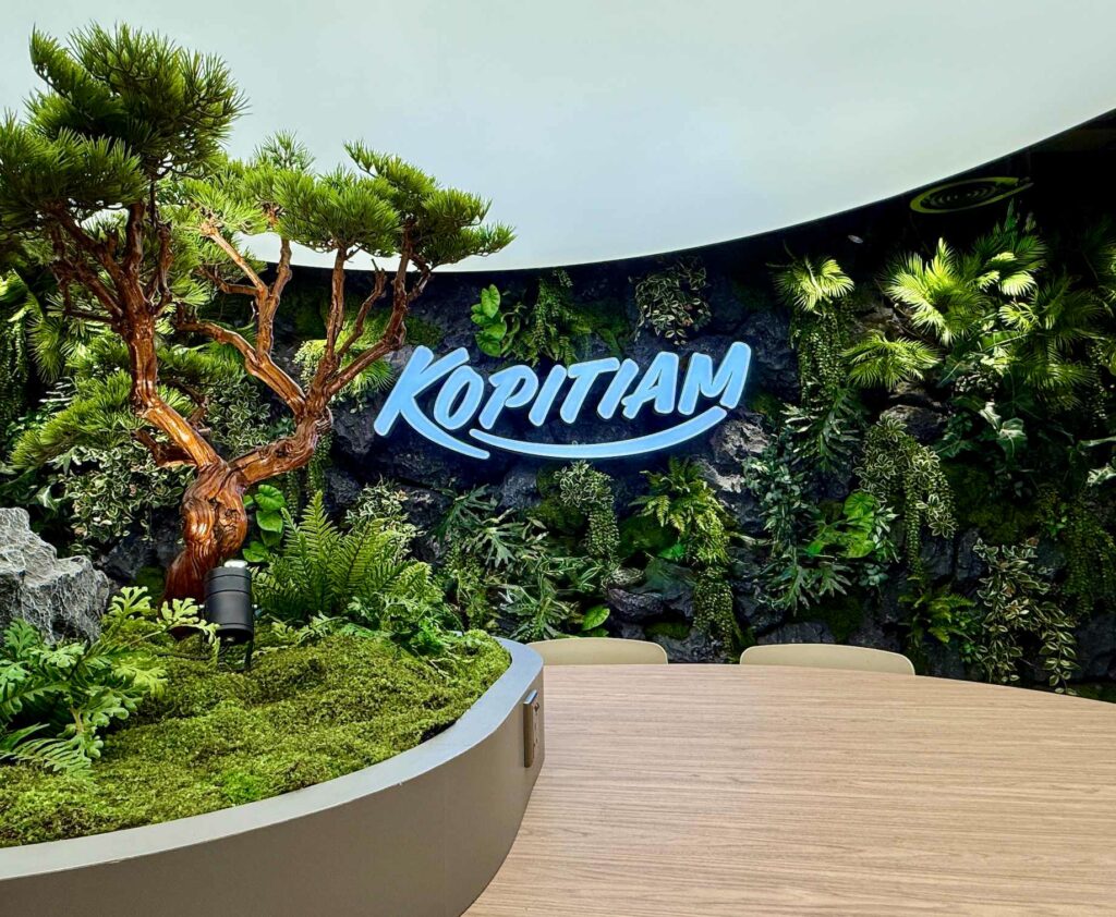 kopitiam-west-mall-rock-wall