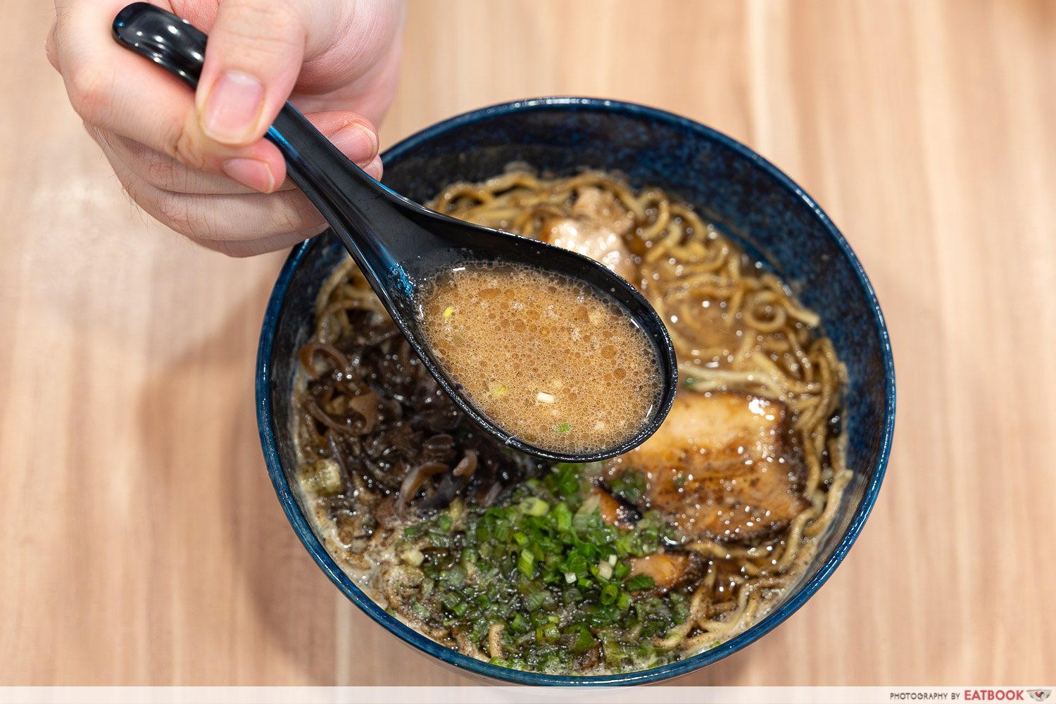 menya-saku-black-garlic-broth