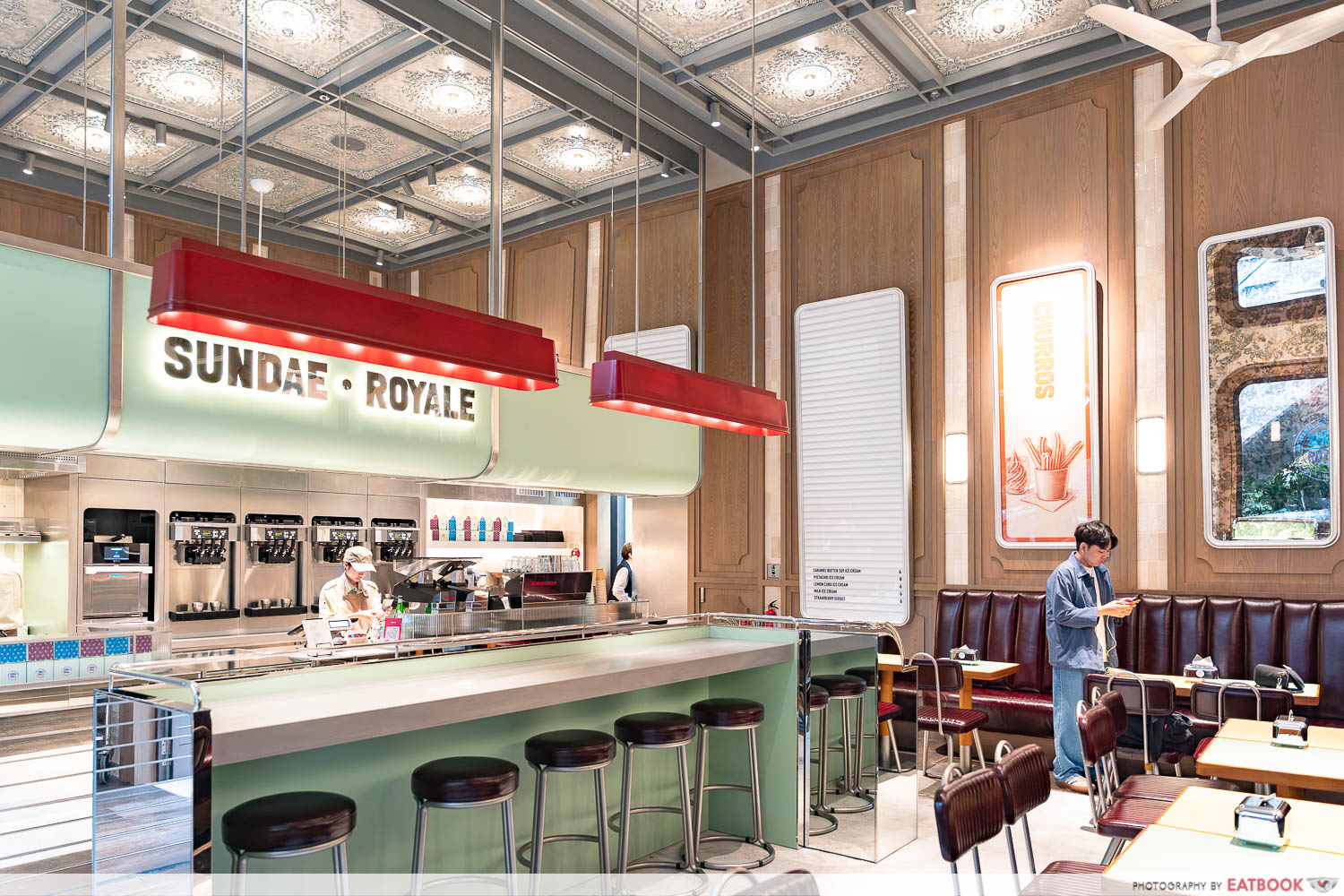 sundae-royale-ambience