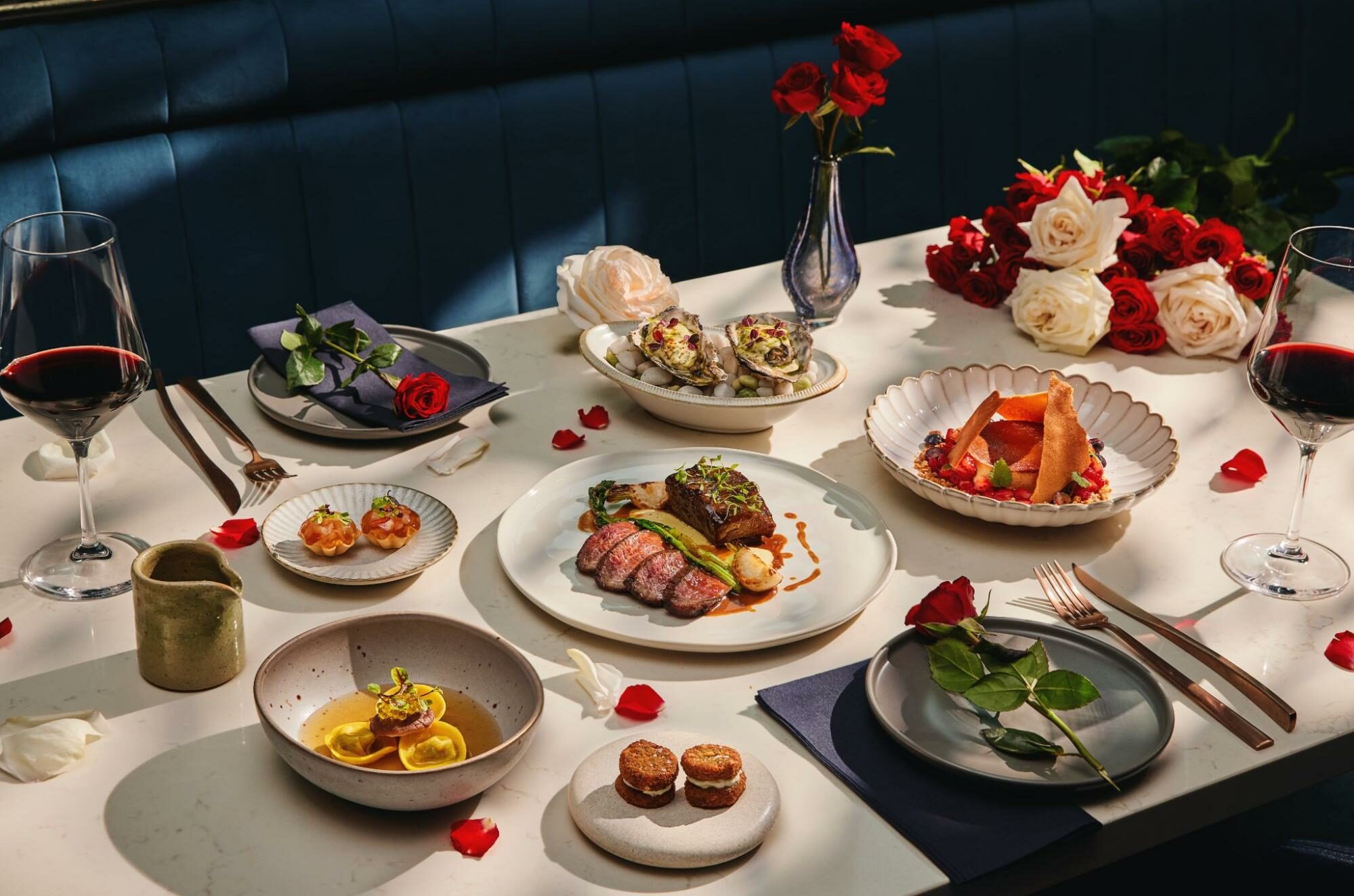 valentines-day-restaurants-Meadesmoore-Steakhouse