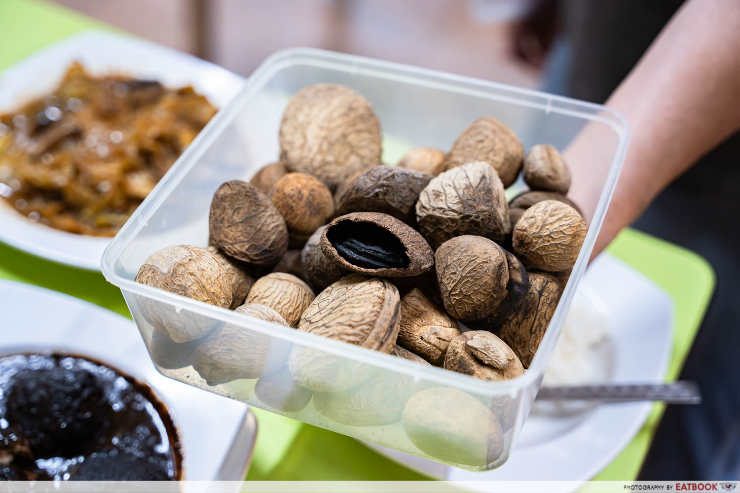 charlies-peranakan-food-buah-keluak-seeds-interaction