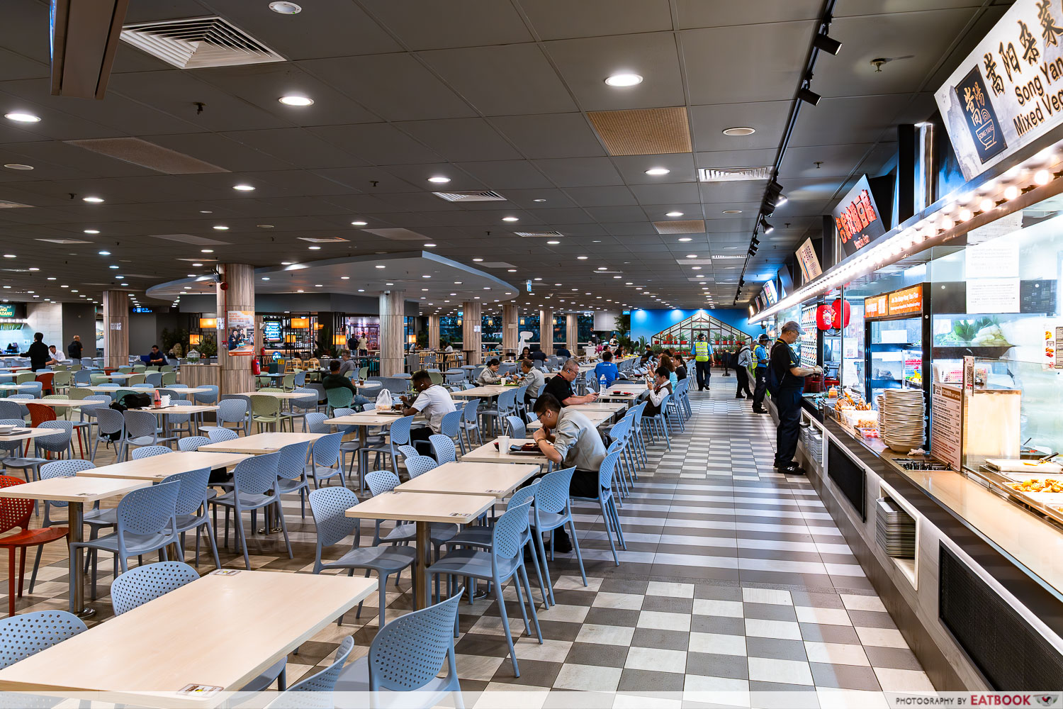 foodies-clan-staff-canteen-at-changi-airport-t2-ambience
